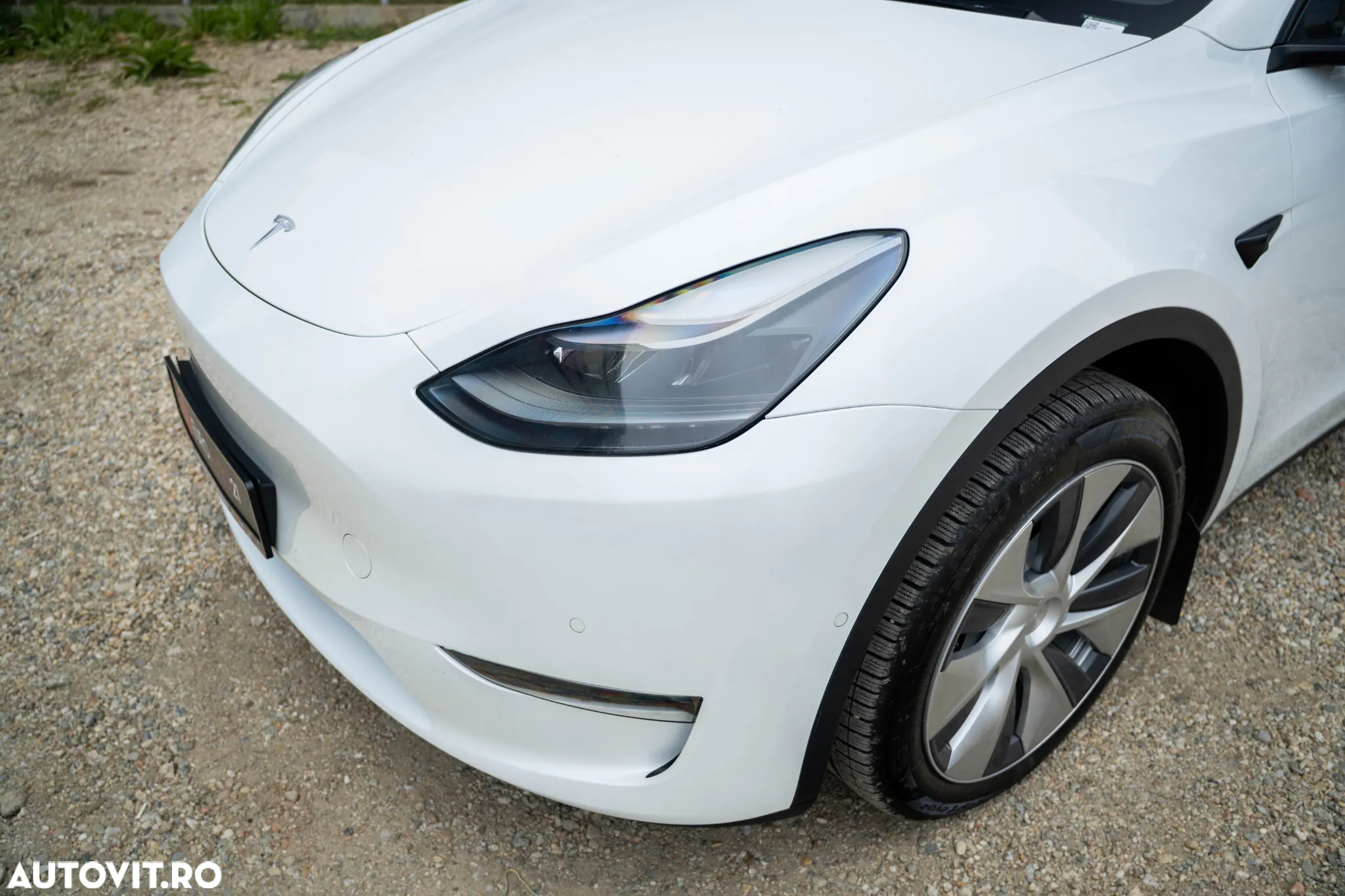 Tesla Model Y Long Range Dual Motor AWD - 2