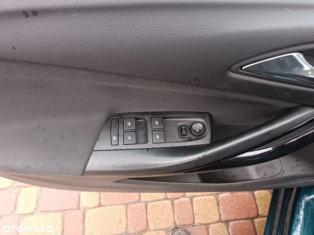 Opel Astra 1.4 T GPF Dynamic S&S - 21