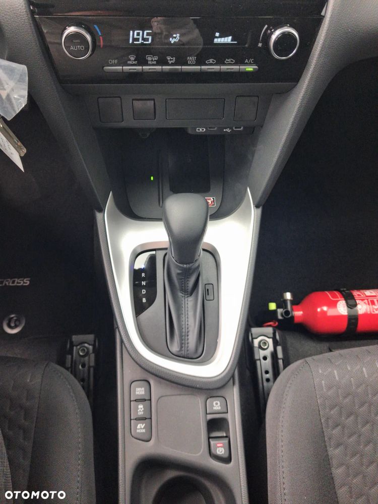 Toyota Yaris Cross - 15