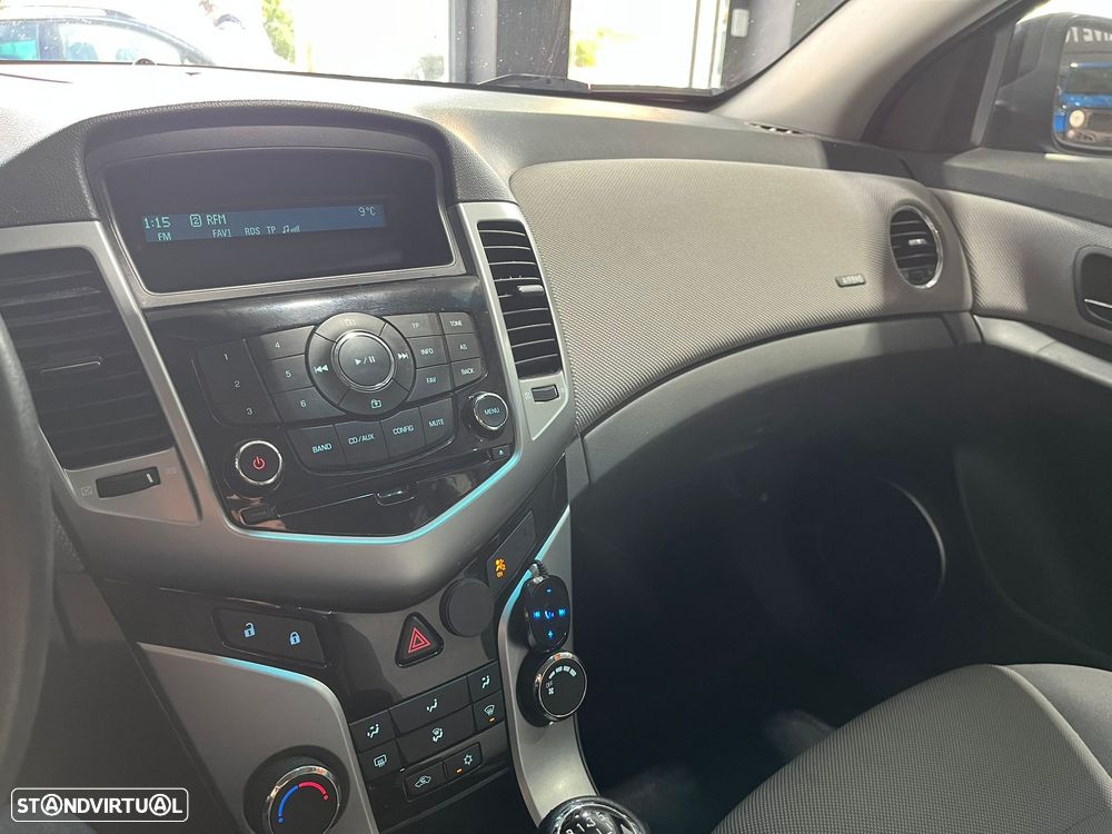 Chevrolet Cruze SW - 18