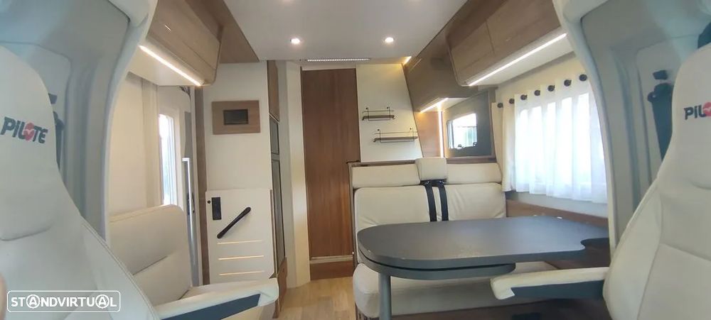 Pilote Expression P746C - IVA descriminado - C. central - Cx. AT9 - 13