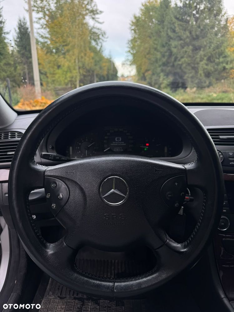 Mercedes-Benz Klasa E - 19