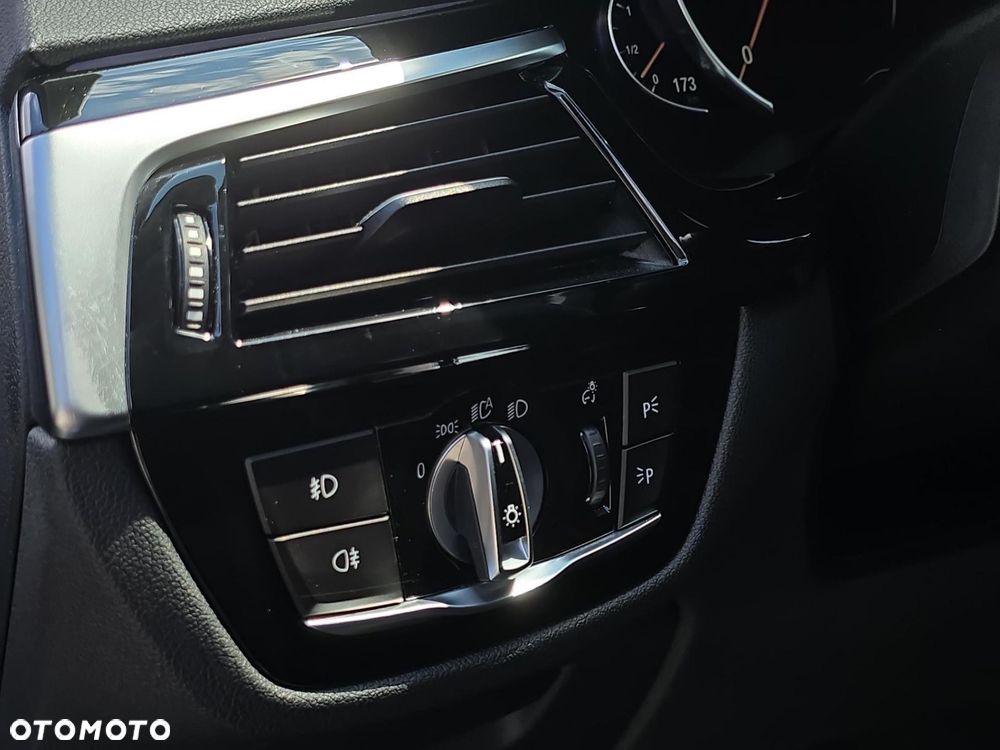 BMW Seria 5 520d - 13
