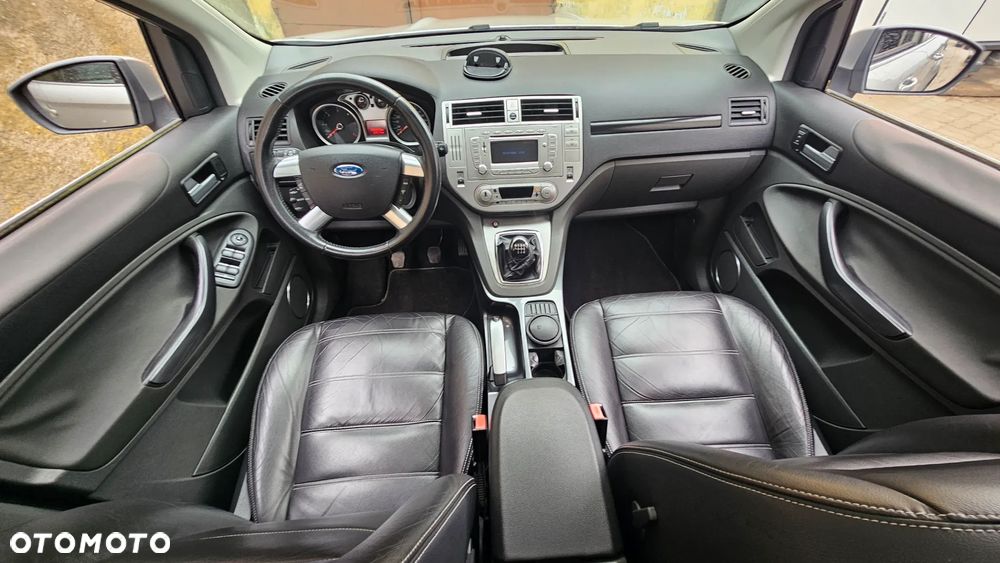 Ford Kuga 2.0 TDCi 2x4 Titanium - 16