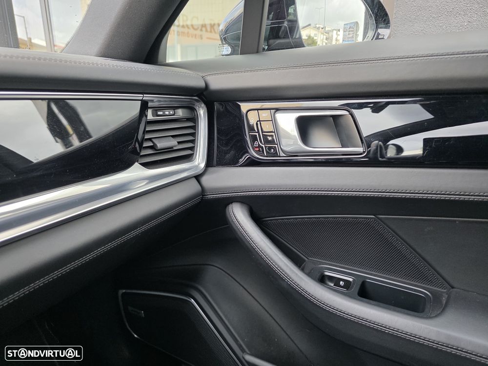 Porsche Panamera Sport Turismo 4 E-Hybrid Platinum Edition PDLS - 24