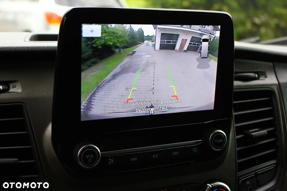 Ford TRANSIT 2.0 TDCI 170KM AUTOMAT L2H2 BLASZAK 3 OSOBOWY NAVIGACJA KAMERA - 23