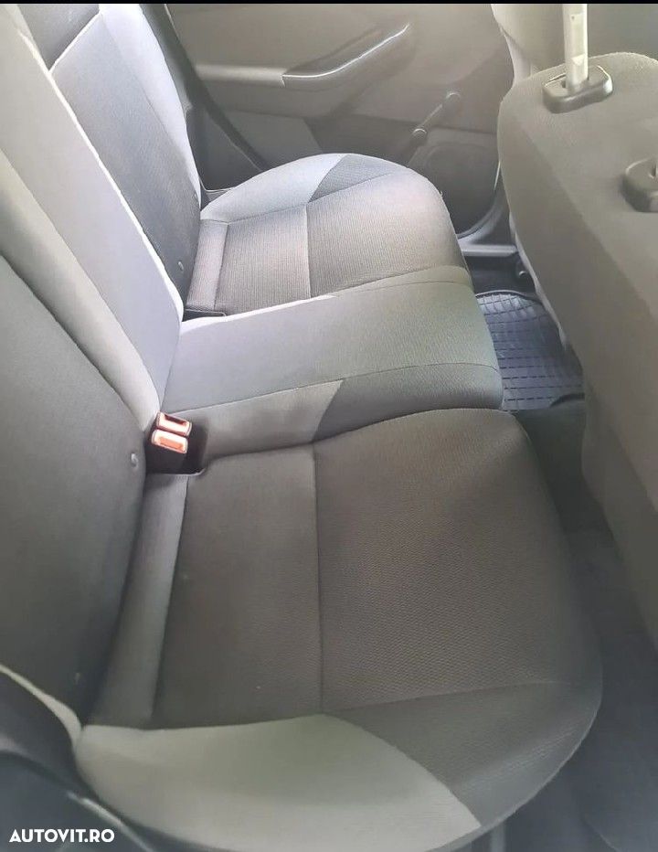 Ford Focus - 8