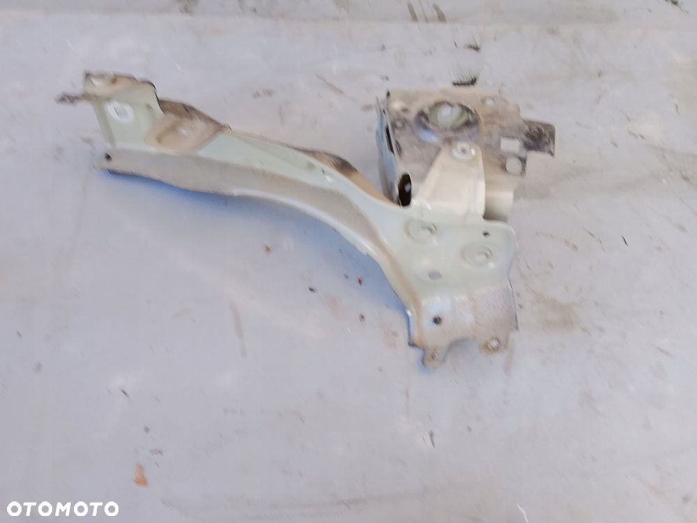 wspornik błotnika prawy przód bmw ix i20 8737204 - 1