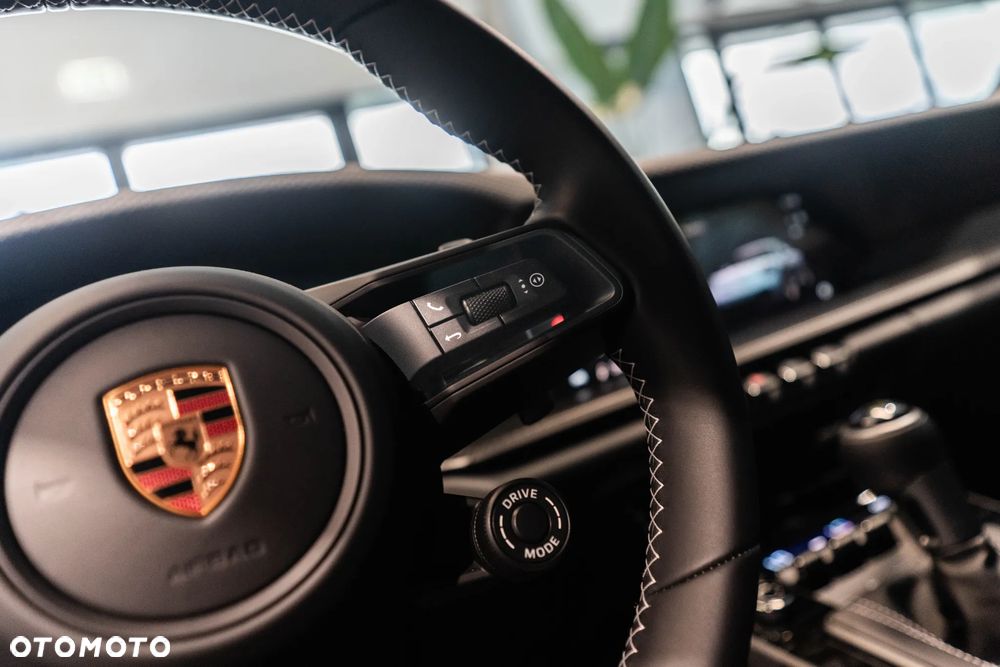 Porsche 911 GT3 Touring PDK - 19