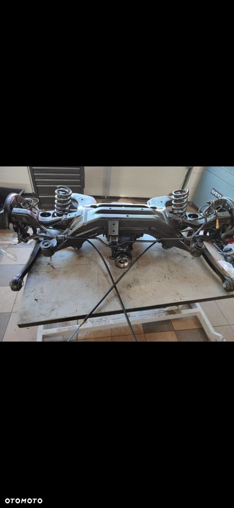 BMW Seria 8 - 38