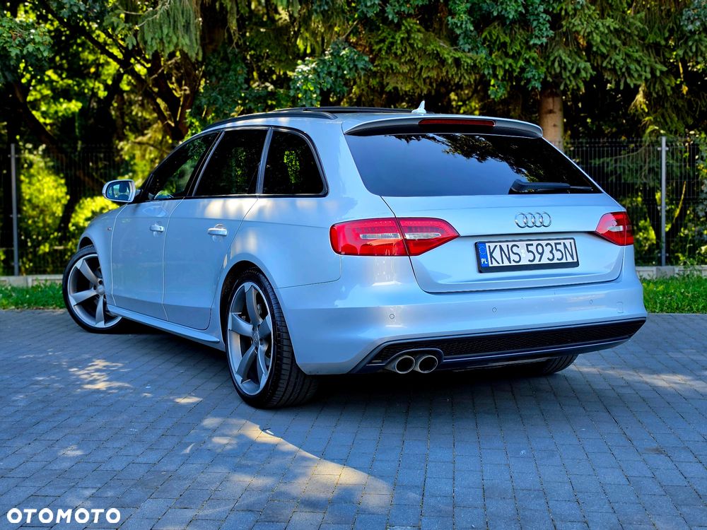Audi A4 Avant 2.0 TDI Quattro S tronic - 32