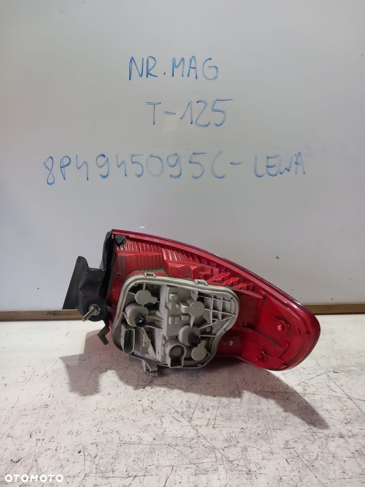 LAMPA LEWA TYŁ AUDI A3 8P 8P4945095C - 3