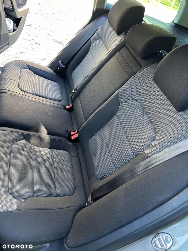 Volkswagen Passat Variant 2.0 Blue TDI SCR Comfortline - 8