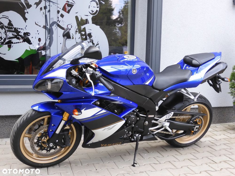 Yamaha R1 - 24
