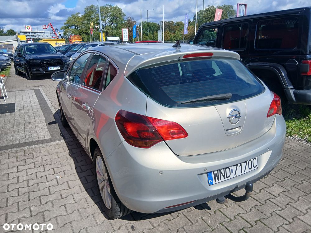 Opel Astra 1.7 CDTI Cosmo - 23