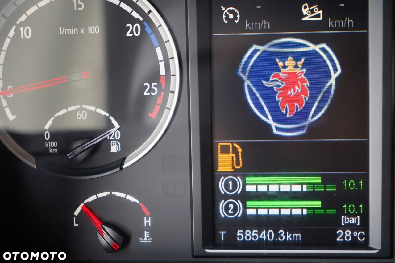 Scania R 580 / V8 / 6x4 / DMC: 150.000 KG / RETARDER / KLIMA POSTOJOWA   / PEŁNY ADR  / 3 OSIOWY CIĄGNIK SIODŁOWY / SPROWADZONY - 38