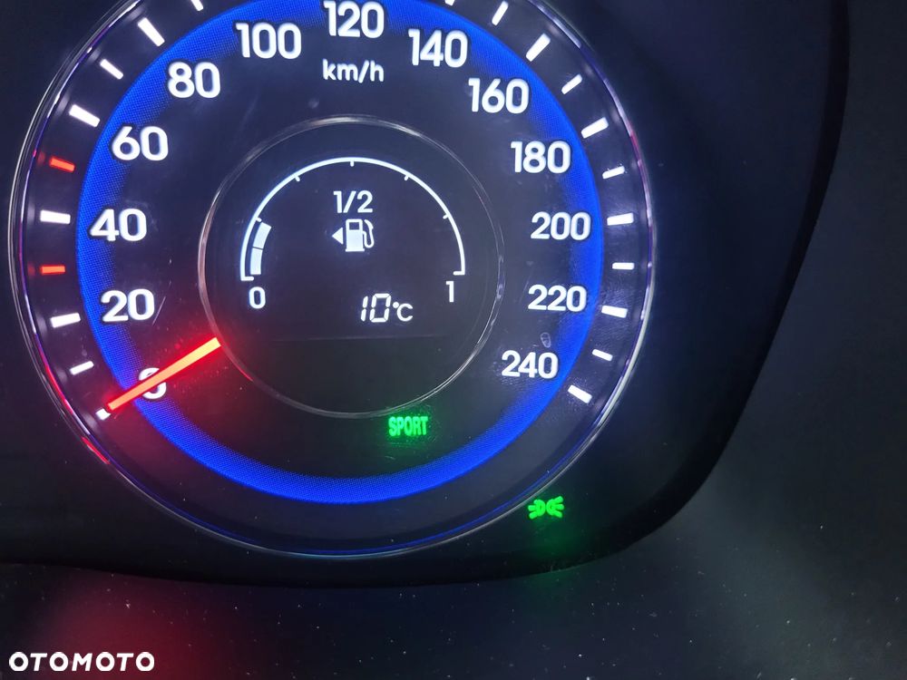 Hyundai i40 i40cw 1.7 CRDi Automatik Fifa World Cup Edition Silver - 26