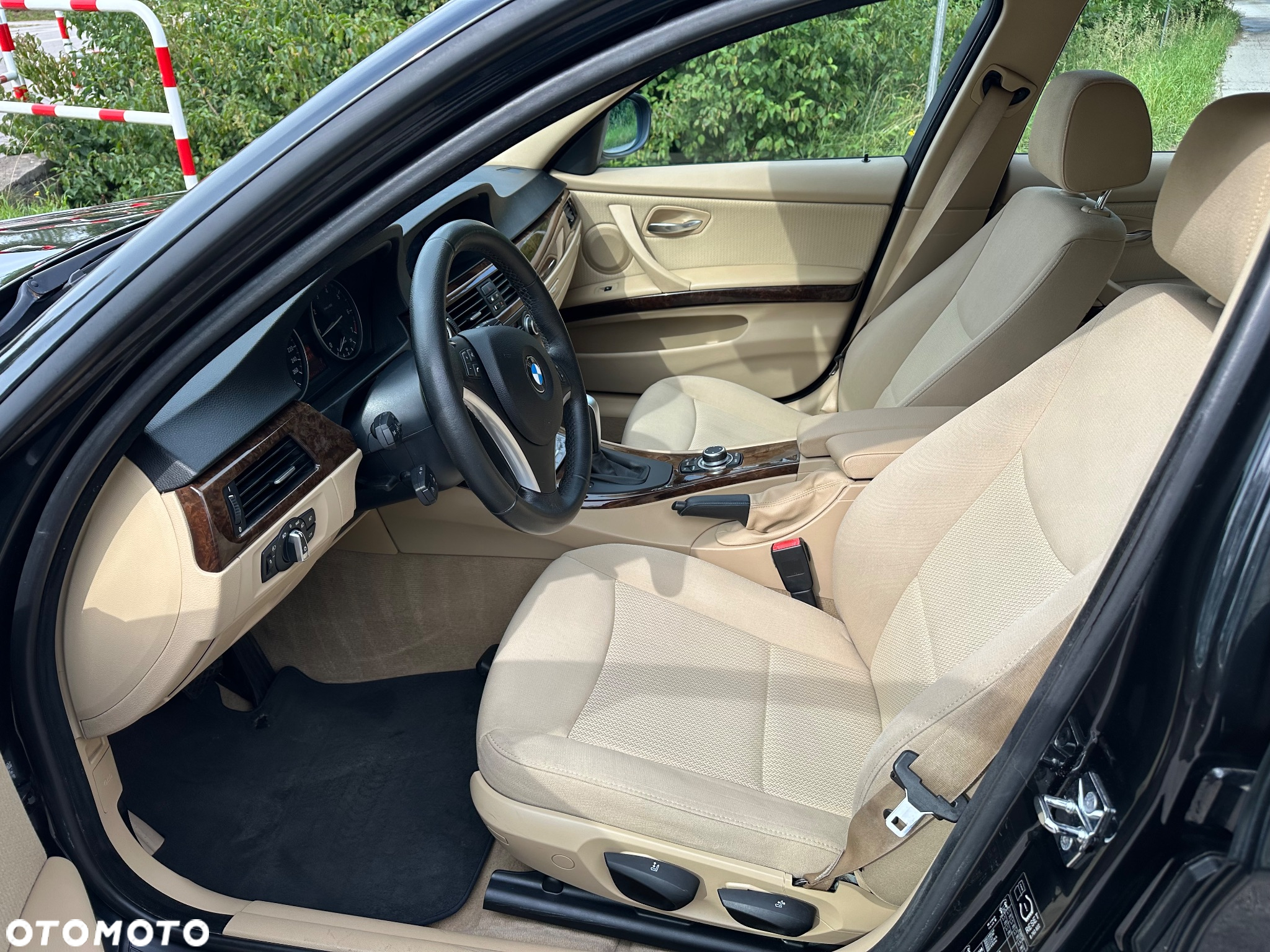 BMW Seria 3 318i Touring Edition Exclusive - 13