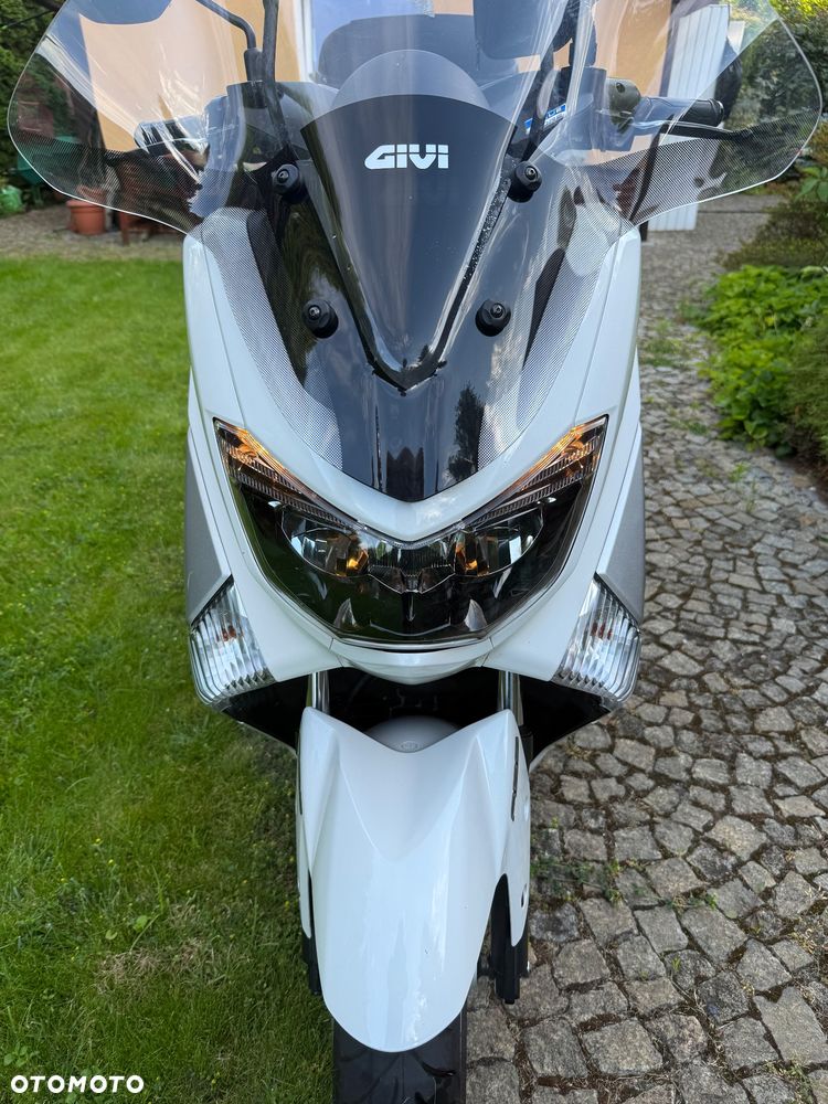 Yamaha NMAX - 3