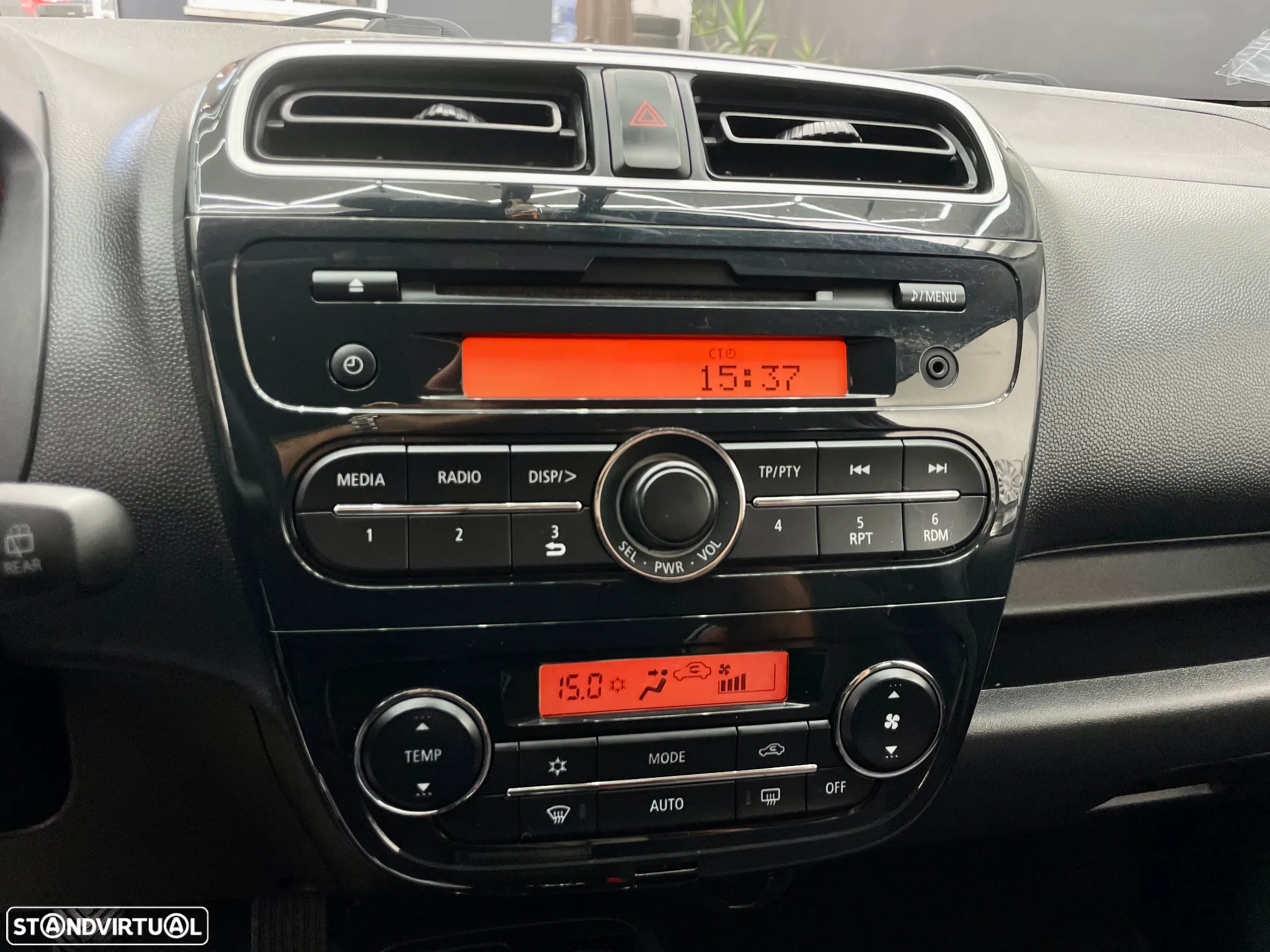 Mitsubishi Space Star 1.2 Intense - 17