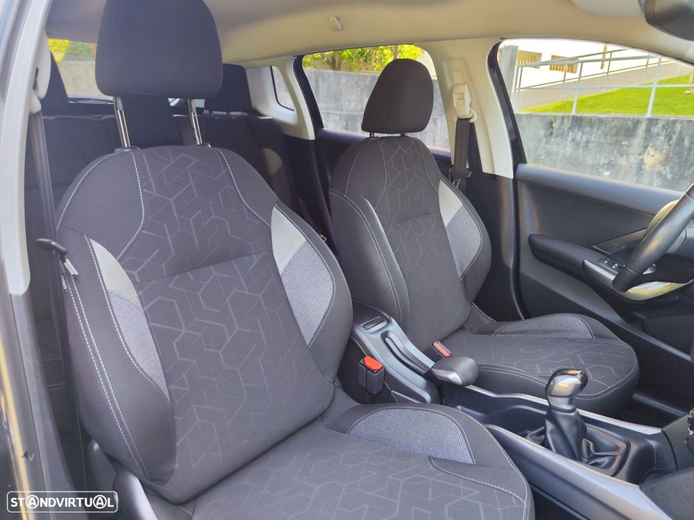 Peugeot 2008 1.6 BlueHDi Style - 30