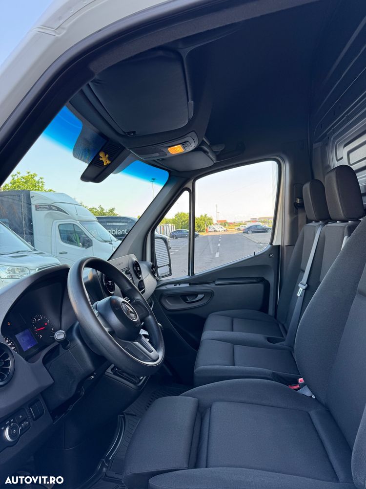 Mercedes-Benz Sprinter - 12