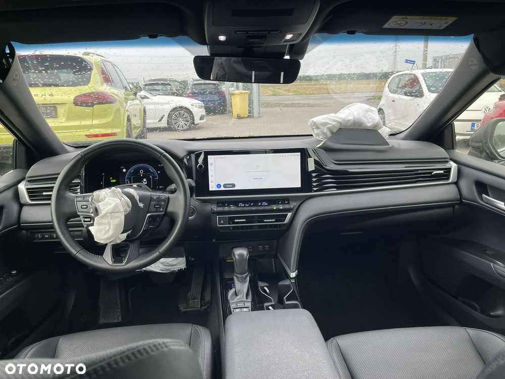 Toyota Camry 2.5 Hybrid Dynamic Force Comfort e-CVT - 12