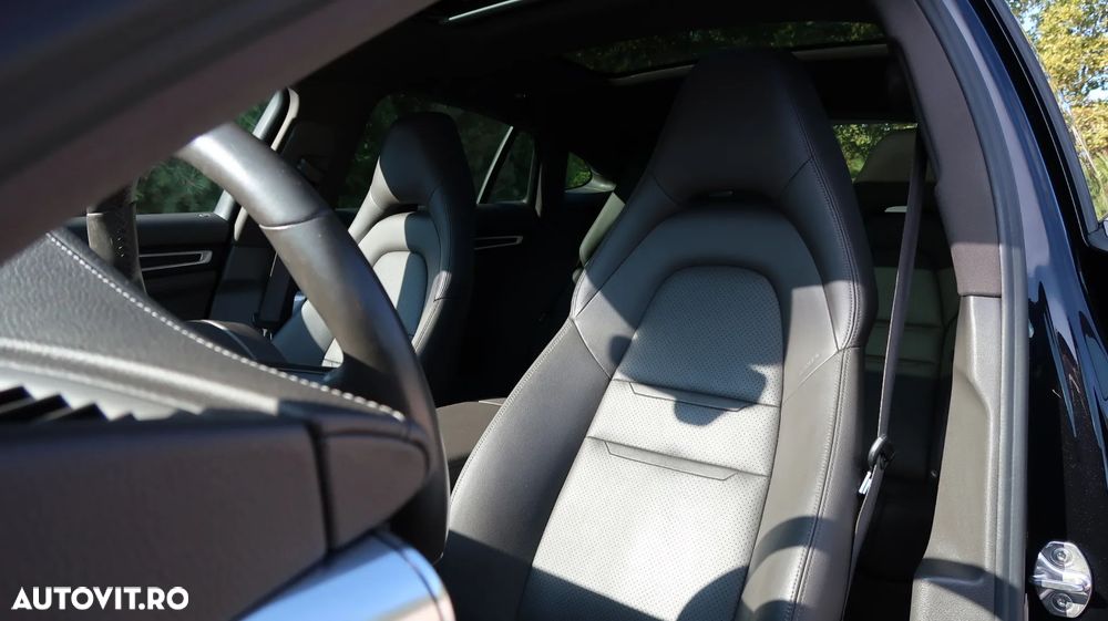 Porsche Panamera 4 Platinum Edition - 11