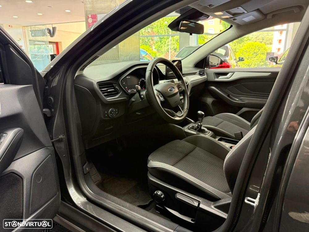 Ford Focus SW 1.5 TDCi EcoBlue Business - 32