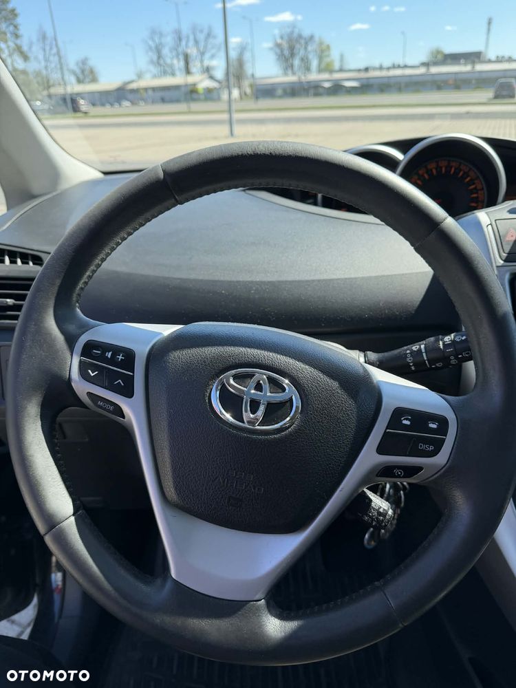 Toyota Verso 2.0 D-4D Premium - 4