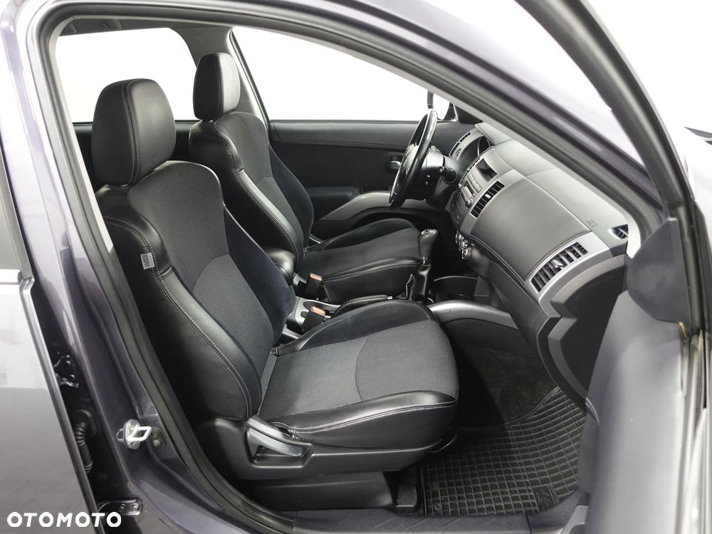Mitsubishi Outlander 2.0 2WD - 26
