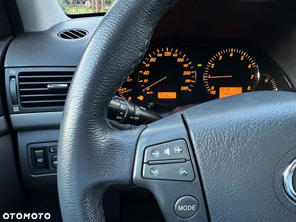 Toyota Avensis 1.8 VVT-i Terra Plus - 7