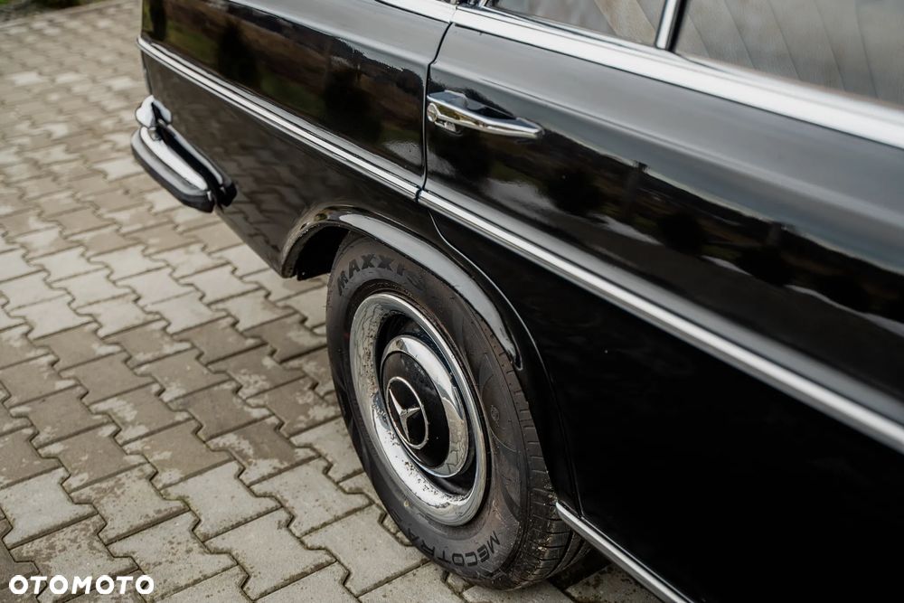 Mercedes-Benz 280 - 13