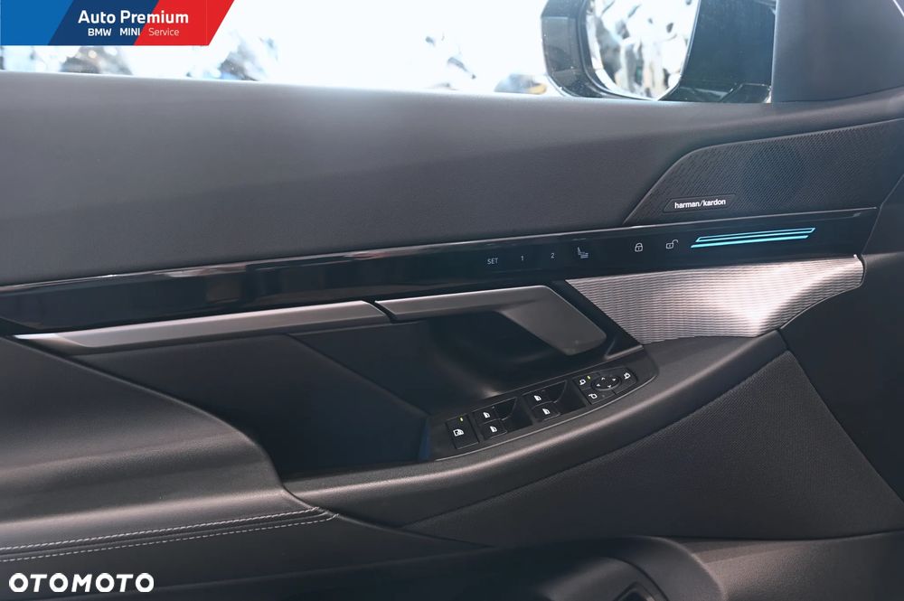 BMW Seria 5 520i mHEV - 9