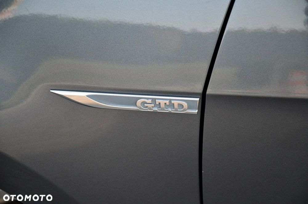 Volkswagen Golf - 12