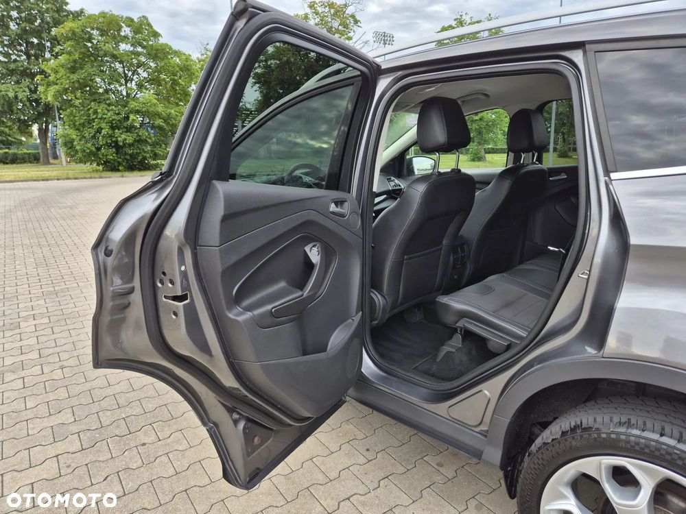Ford Kuga 2.0 TDCi 4x4 Titanium - 28