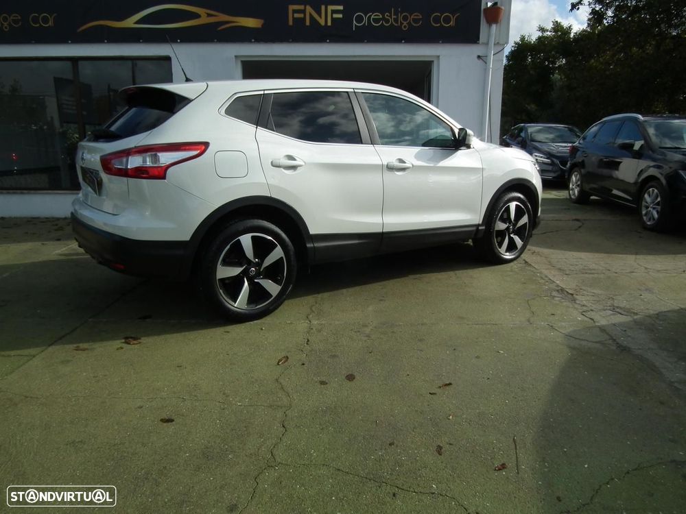 Nissan Qashqai 1.6 dCi N-Connecta 18 Xtronic - 6