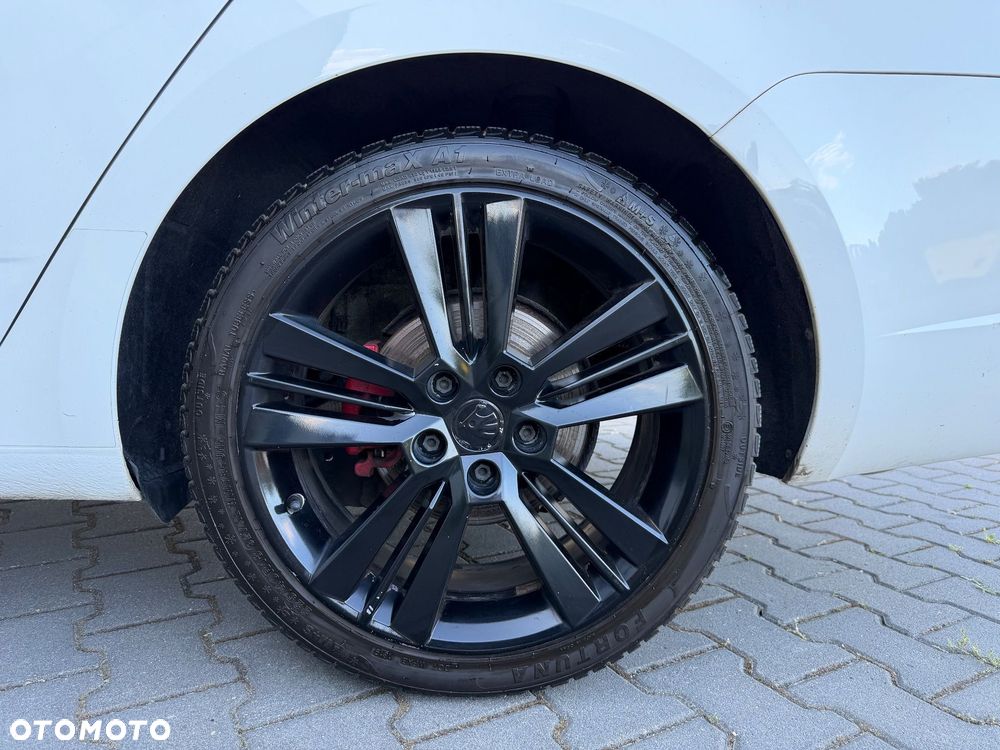 Skoda Octavia 2.0 TDI RS - 22