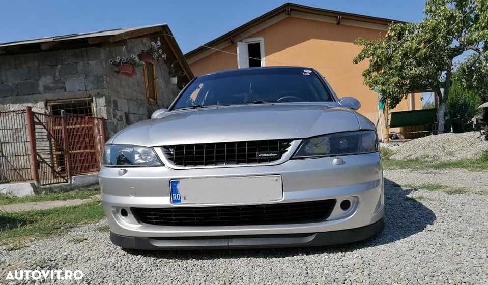 Lip ornament bara fata adaptabil pe Opel Vectra B - 1