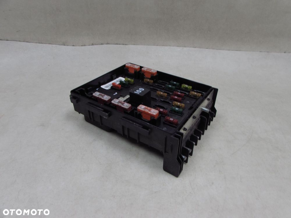 VW AUDI SEAT SKODA PASSAT B7 SKRZYNKA BEZPIECZNIKOW 3C0937125A - 1