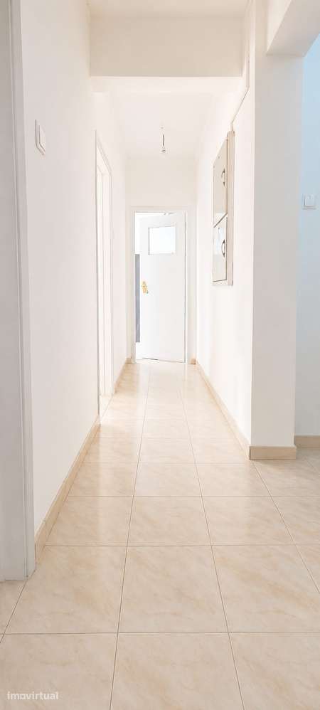 T2 em Sacavém | 70m² | Excelente Oportunidade - Grande imagem: 2/14