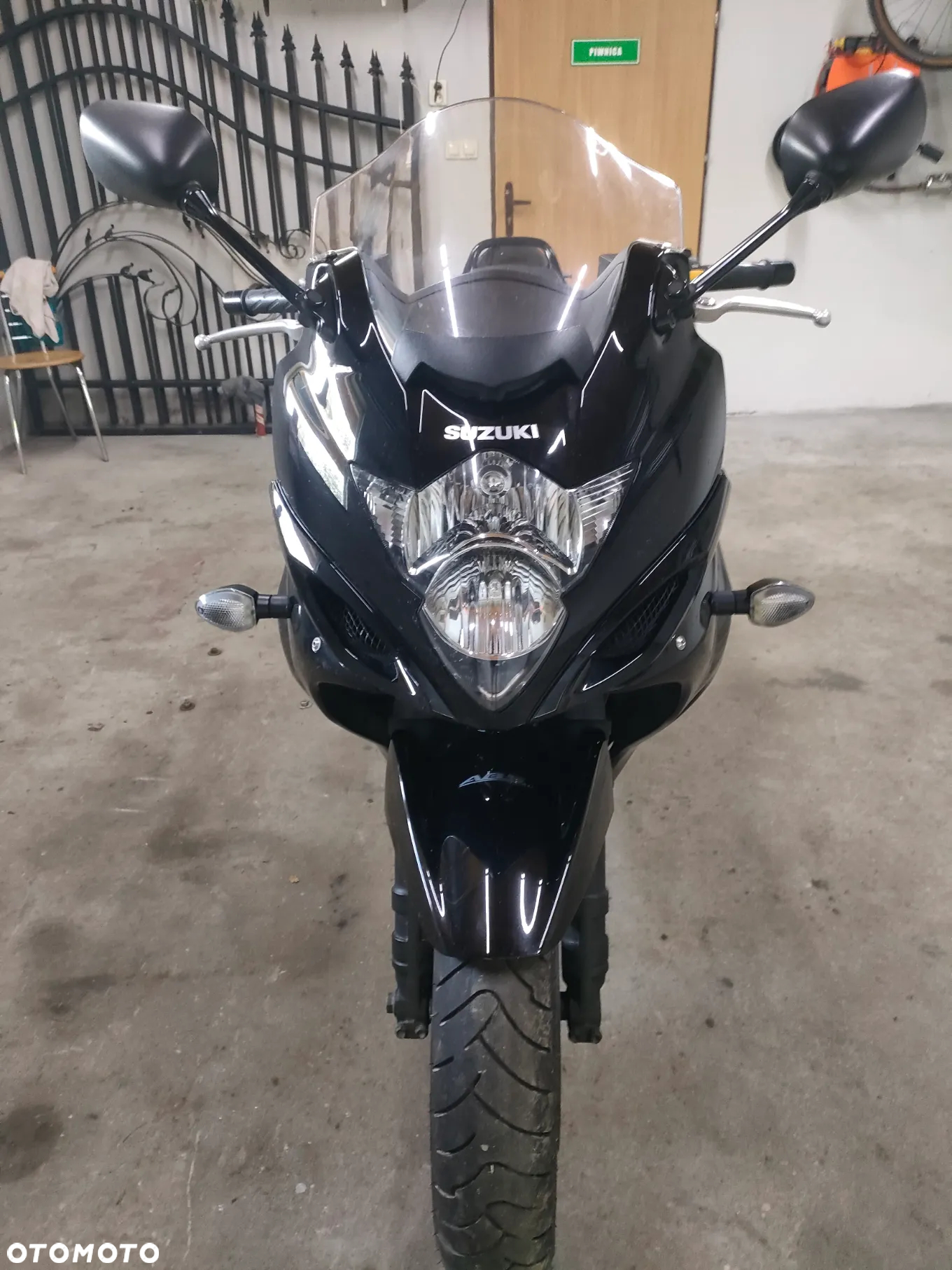 Suzuki GSX - 2