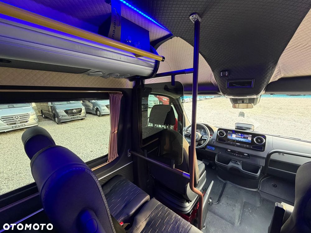 Mercedes-Benz Sprinter 519 - 40