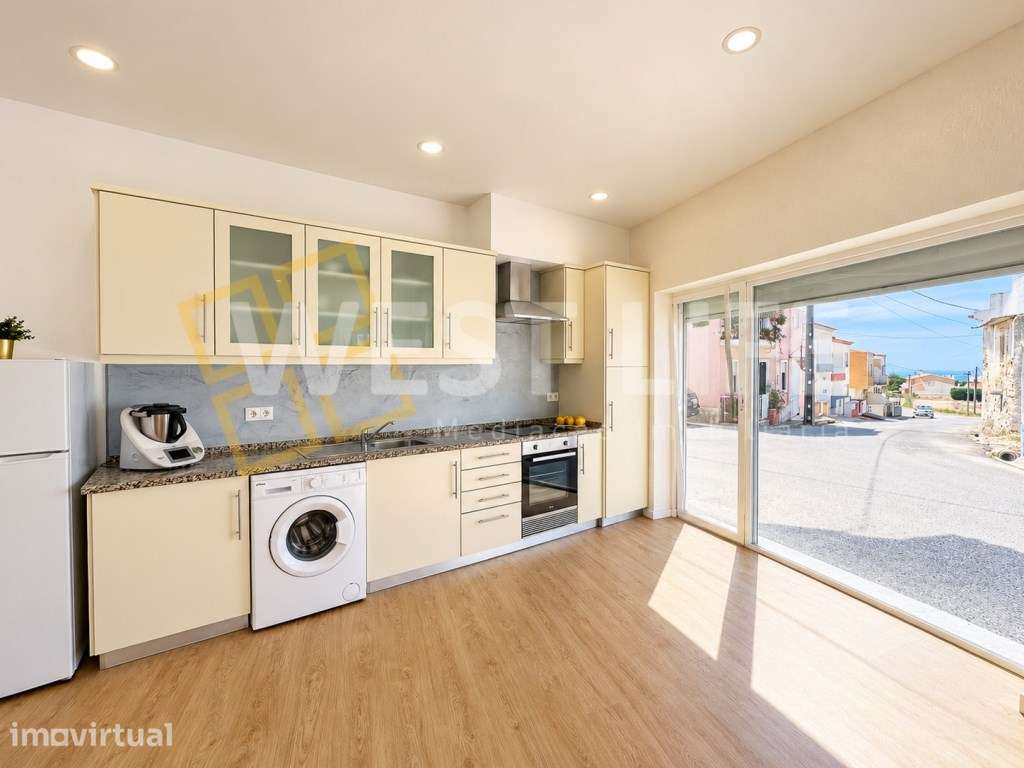 Moradia T2 totalmente remodelada com VISTA MAR a 4 minutos da praia... - Grande imagem: 4/24