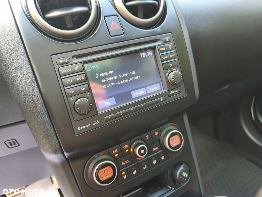 Nissan Qashqai 2.0 dCi 4 x 4 DPF tekna - 25