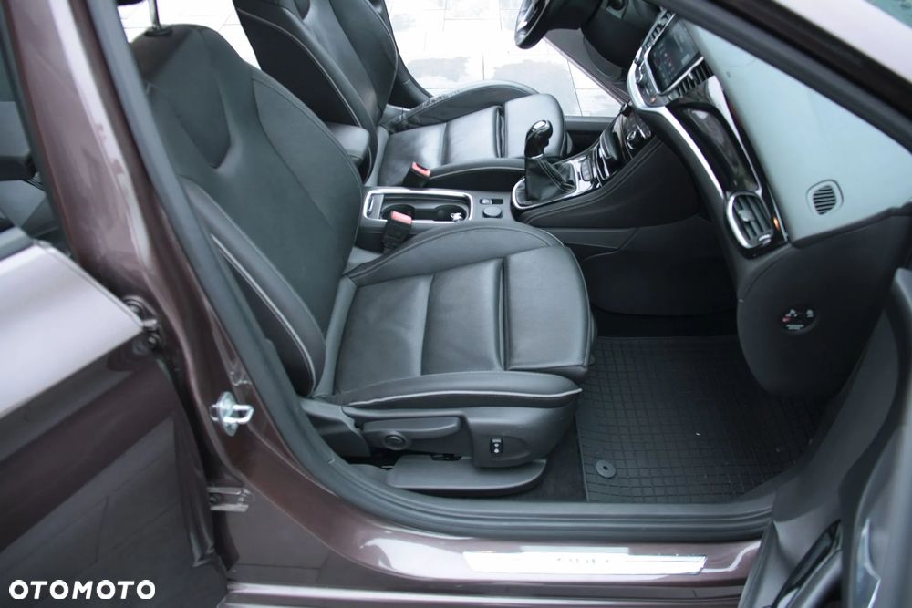 Opel Astra 1.6 CDTI Dynamic S&S - 23