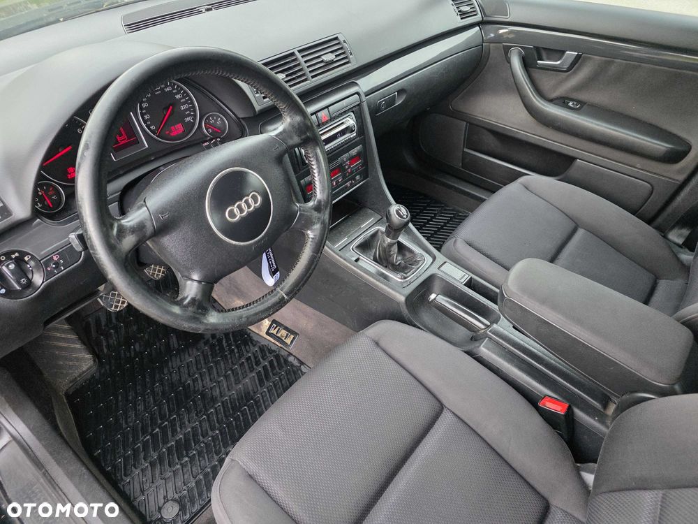 Audi A4 Limousine - 5