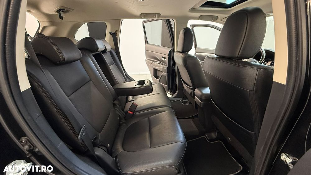 Mitsubishi Outlander - 9