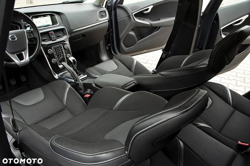 Volvo V40 D2 Summum - 38