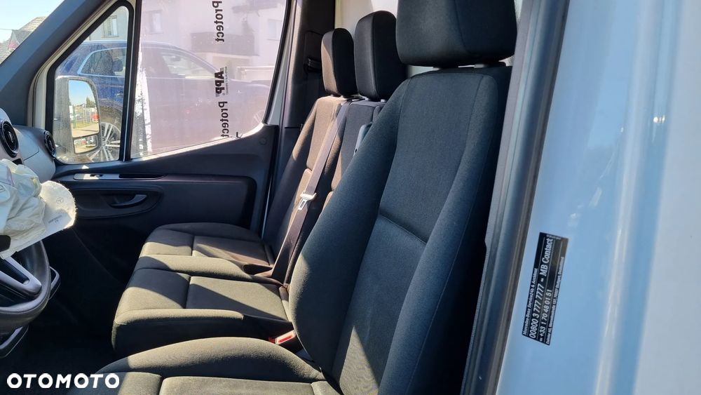 Mercedes-Benz Sprinter - 25